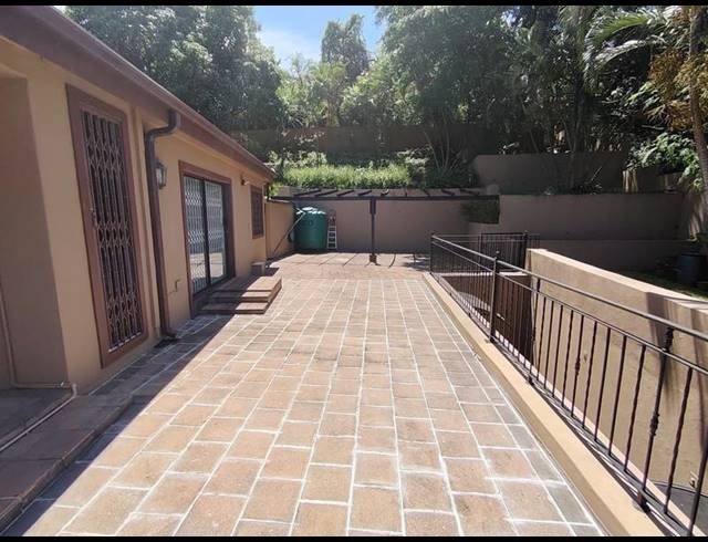 4 BEDROOM HOUSE FOR SALE IN LA LUCIA